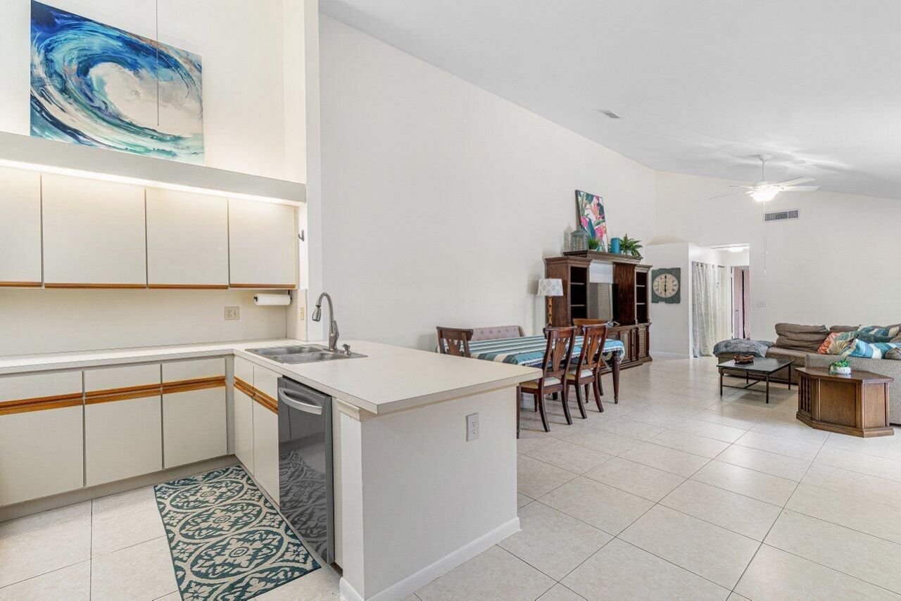 8912 Thumbwood Circle, Unit B, Boynton Beach, FL 33436 Photo
