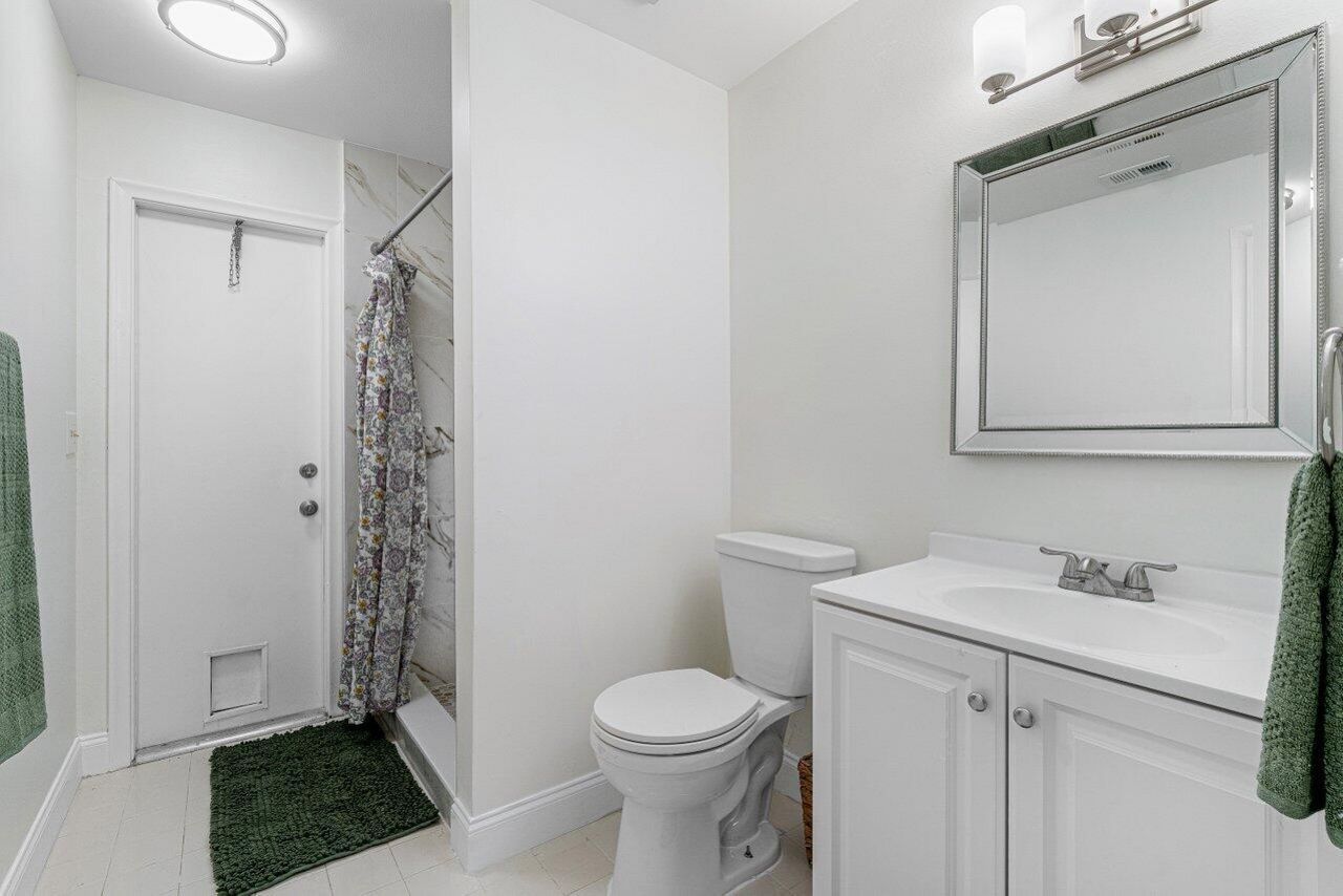 8912 Thumbwood Circle, Unit B, Boynton Beach, FL 33436 Photo