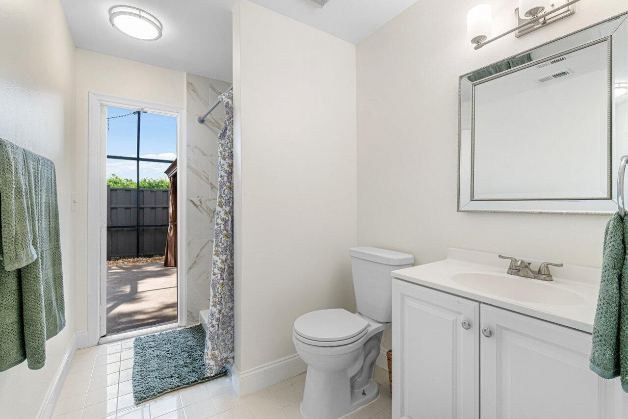 8912 Thumbwood Circle, Unit B, Boynton Beach, FL 33436 Photo