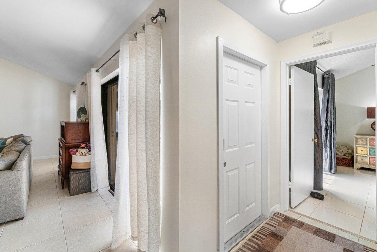 8912 Thumbwood Circle, Unit B, Boynton Beach, FL 33436 Photo