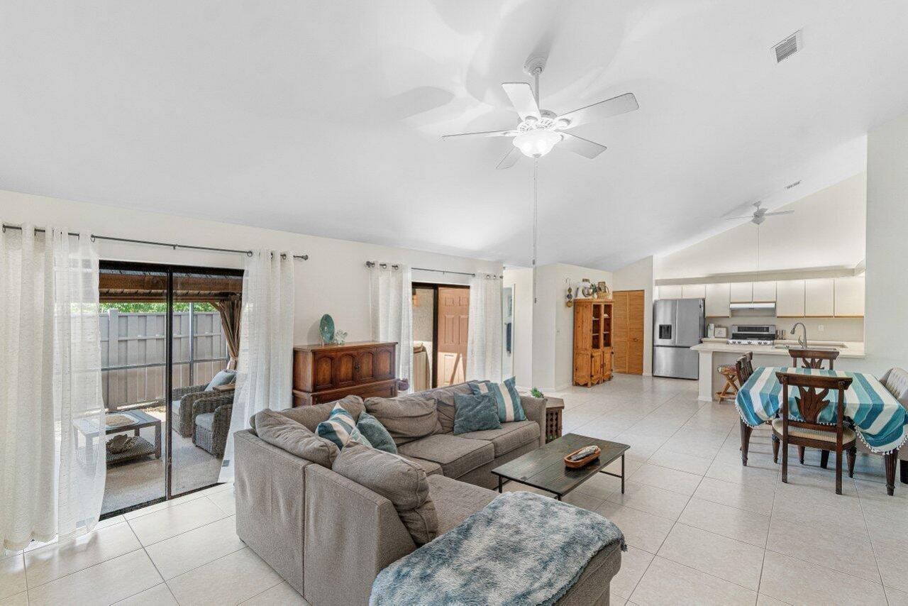 8912 Thumbwood Circle, Unit B, Boynton Beach, FL 33436 Photo