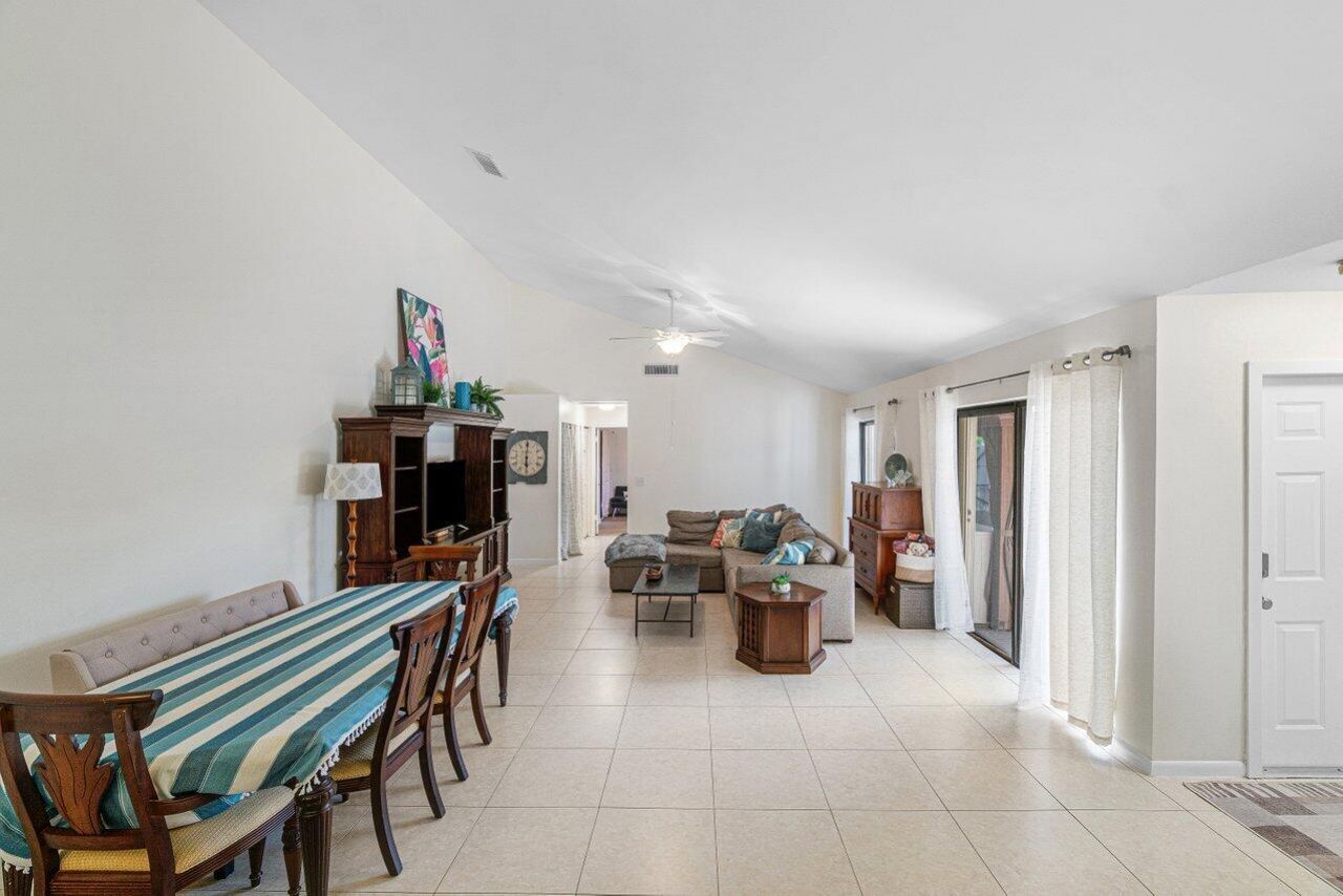 8912 Thumbwood Circle, Unit B, Boynton Beach, FL 33436 Photo