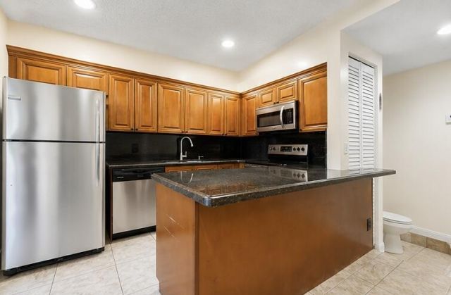215 Lake Arbor Drive, Palm Springs, FL 33461 Photo