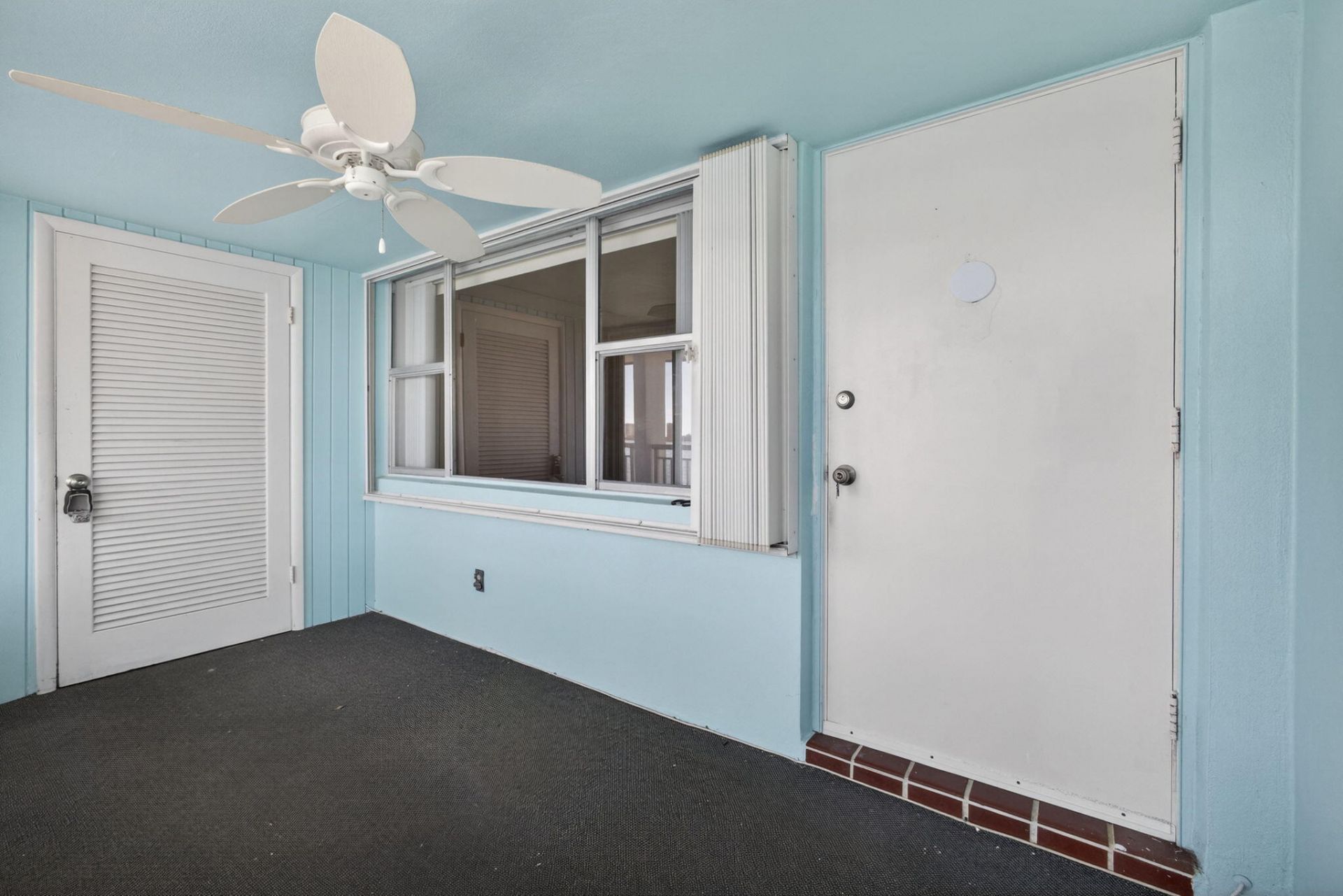 100 Shore Court, Unit 307, North Palm Beach, FL 33408 Photo
