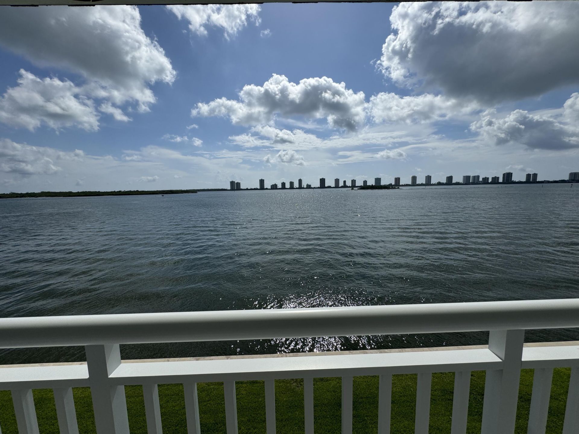 100 Shore Court, Unit 307, North Palm Beach, FL 33408 Photo