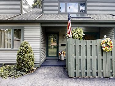 307 Old Meadow Drive, East Amherst, NY 14051