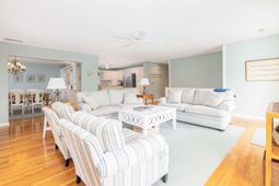 6 4th Avenue photo 4