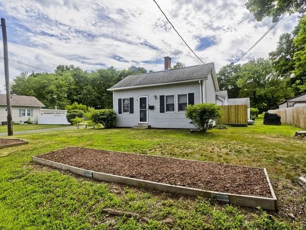 82 Montgomery St, Westfield, MA 01085