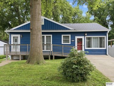 904 Hopkins Drive, Bellevue, NE 68005