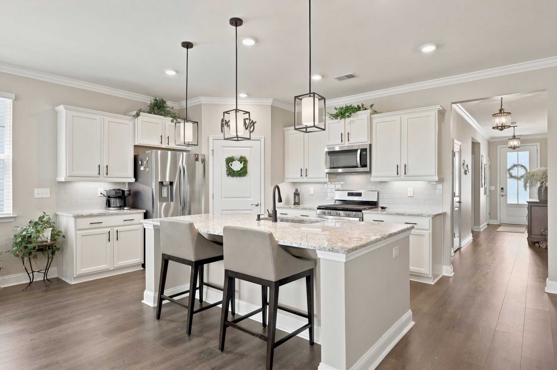 520 Mcalister Dr. Photo 2