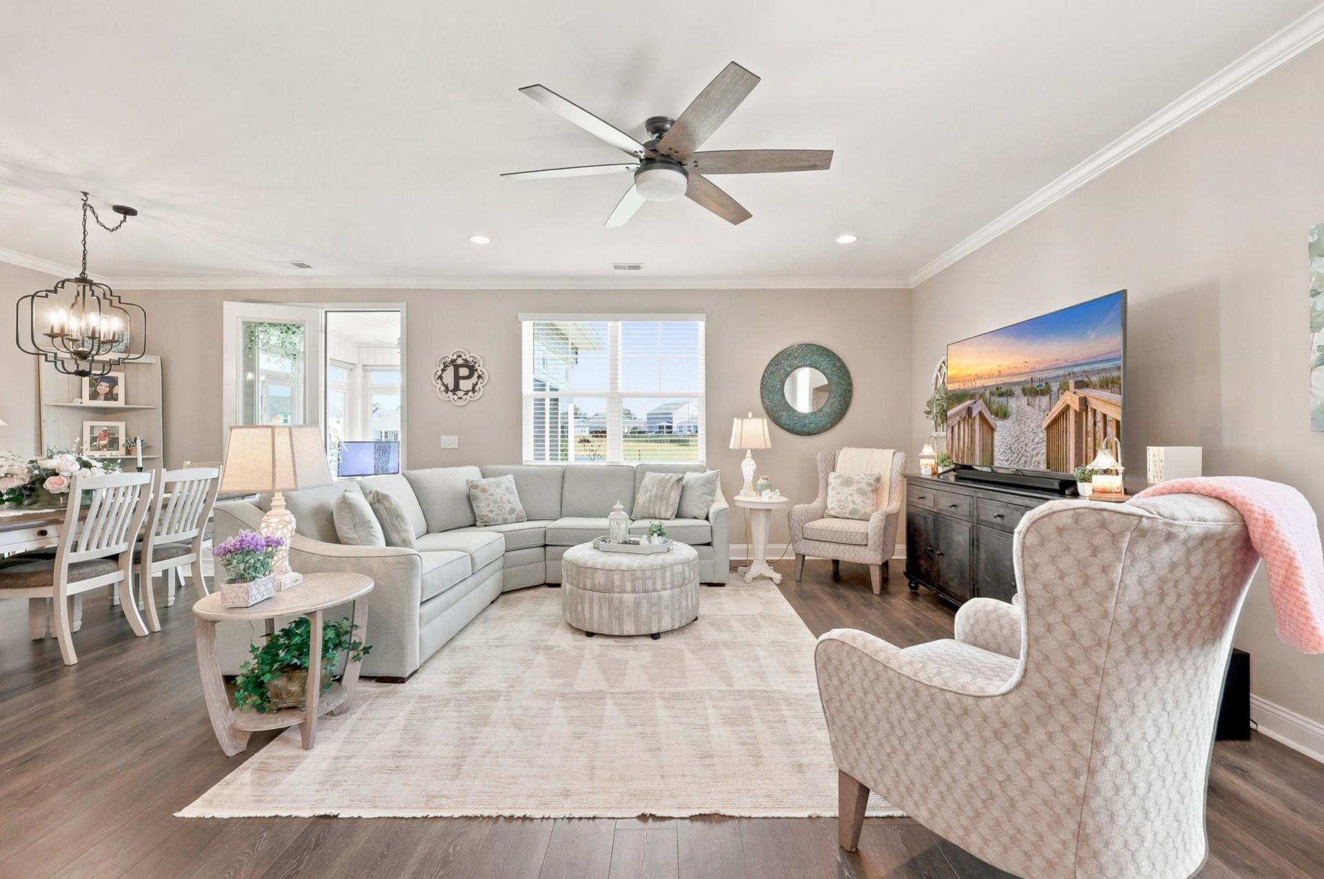 520 Mcalister Dr. Photo 4