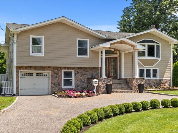236 Windsor Avenue , Brightwaters, NY 11718