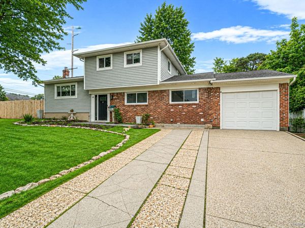 48 Hillside Avenue , Patchogue, NY 11772