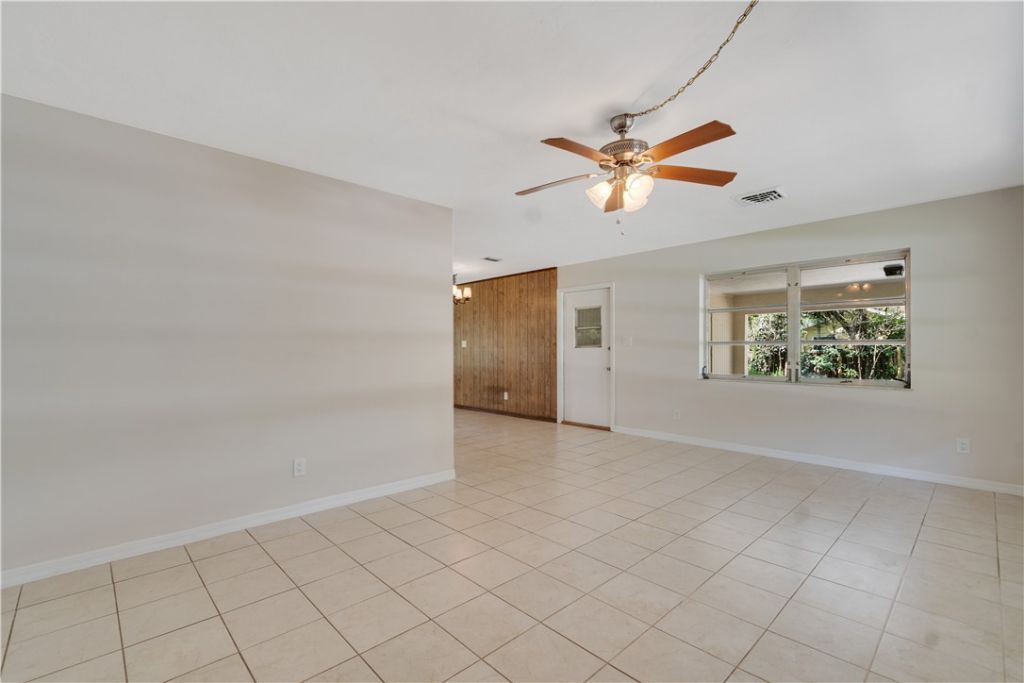 5605 38th Street, Vero Beach, FL 32966 Photo