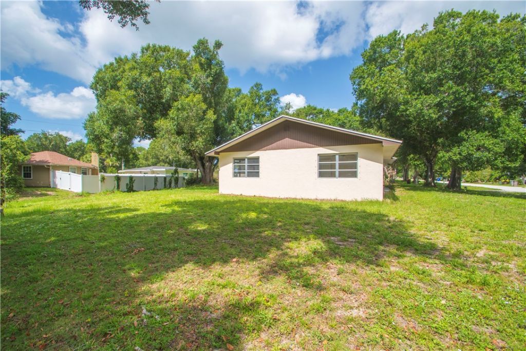 5605 38th Street, Vero Beach, FL 32966 Photo