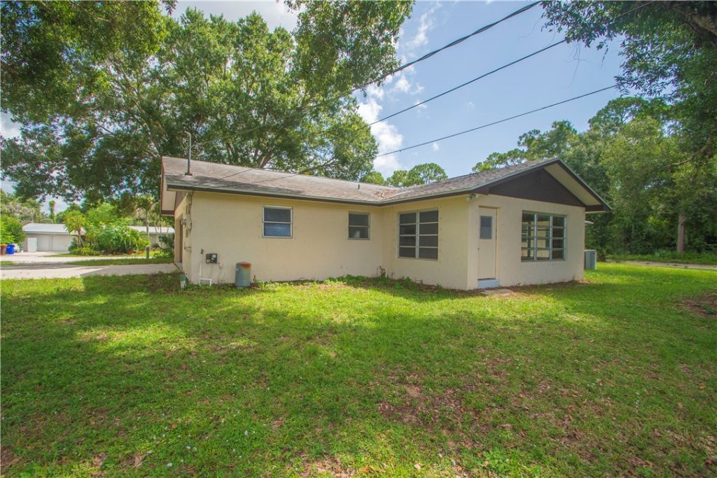 5605 38th Street, Vero Beach, FL 32966 Photo