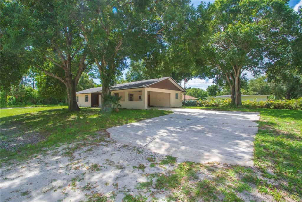 5605 38th Street, Vero Beach, FL 32966 Photo
