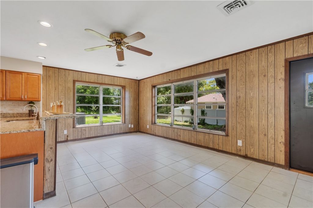 5605 38th Street, Vero Beach, FL 32966 Photo