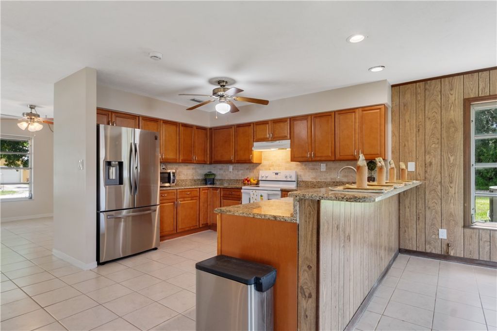 5605 38th Street, Vero Beach, FL 32966 Photo