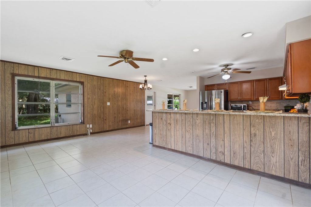 5605 38th Street, Vero Beach, FL 32966 Photo