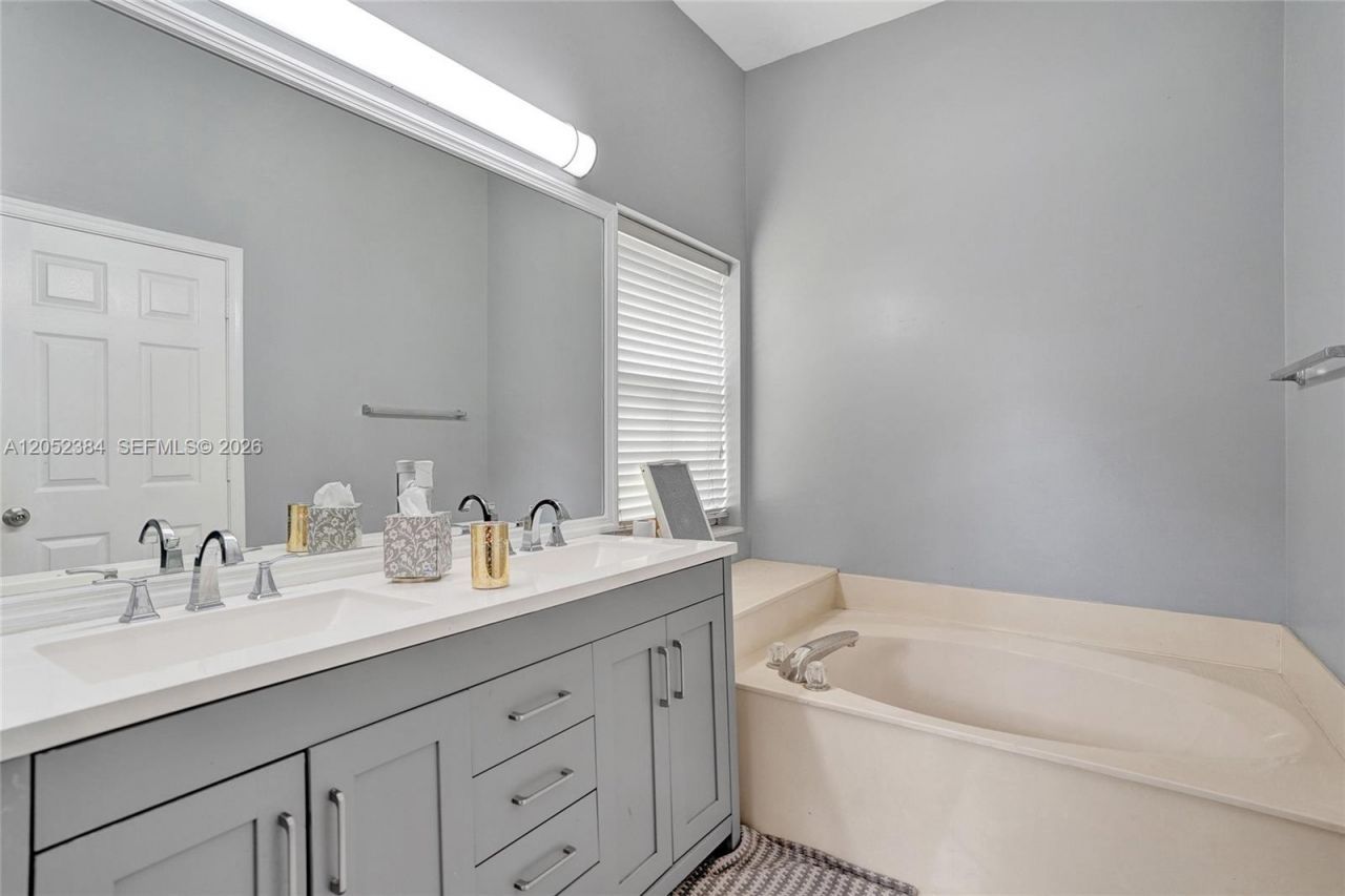 4219 Sabal Ridge Cir, Weston, FL 33331 Photo