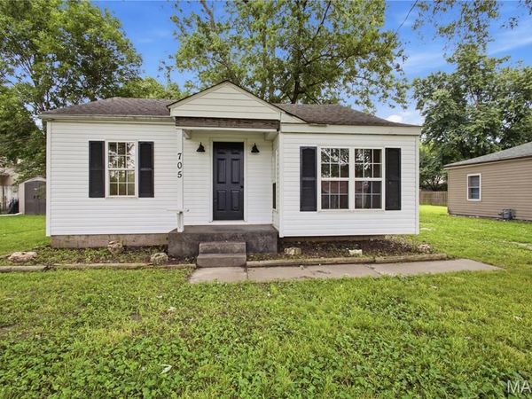 705 S Arch Street, Jerseyville, IL 62052