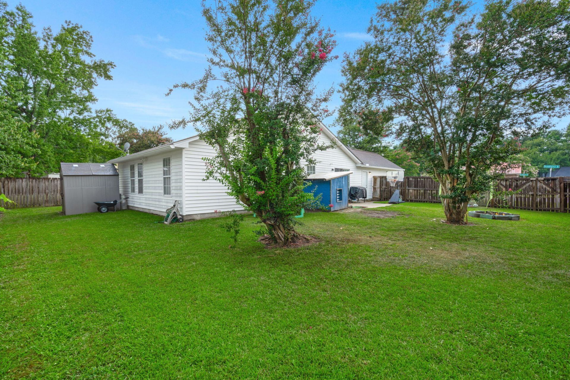 8578 Brookforest Drive Photo 23
