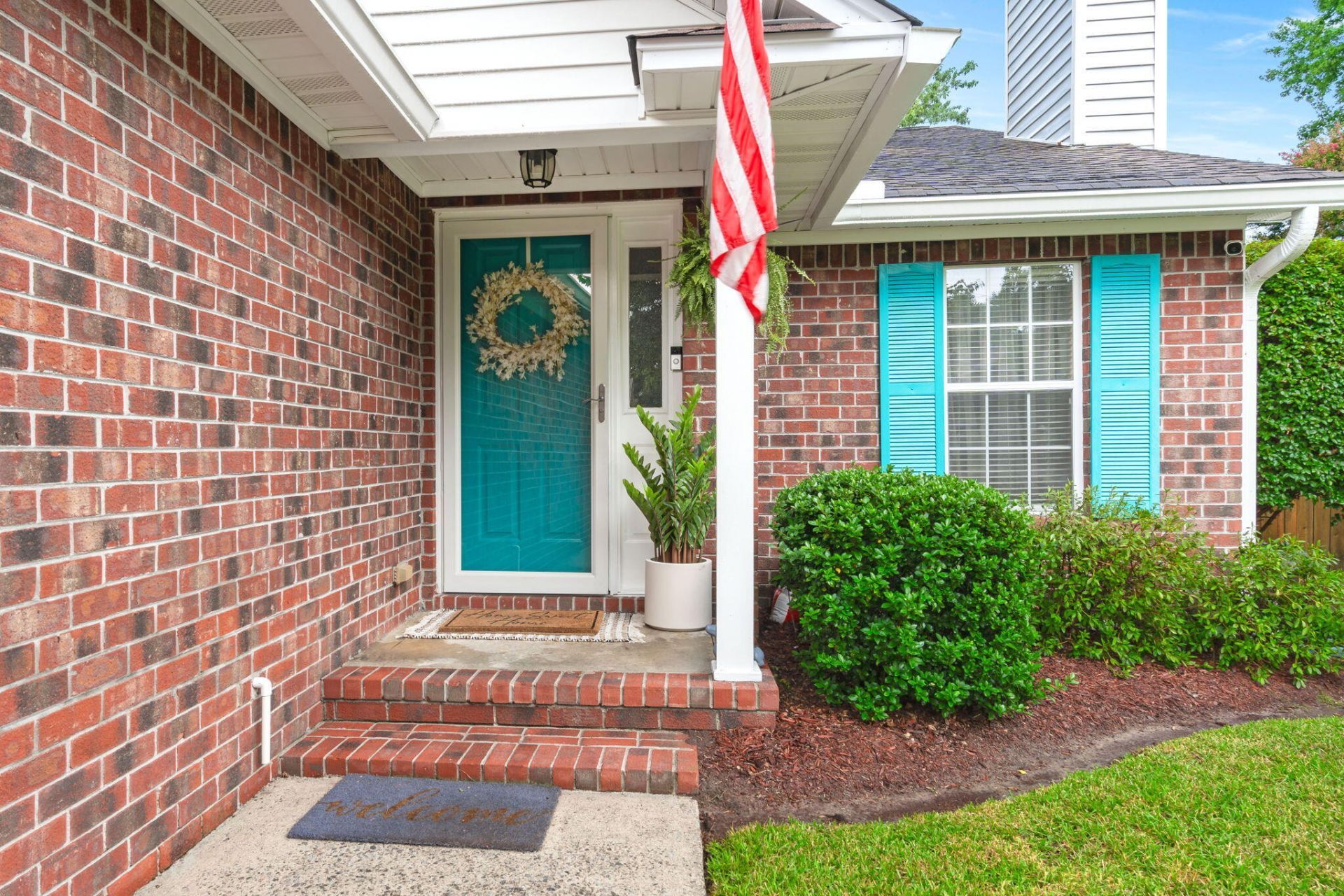 8578 Brookforest Drive Photo 4