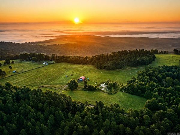 000 Evans Mountain Road , Clinton, AR 72031