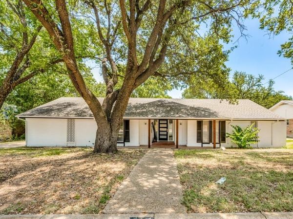 317 Cedar Creek Court, Fort Worth, TX 76103