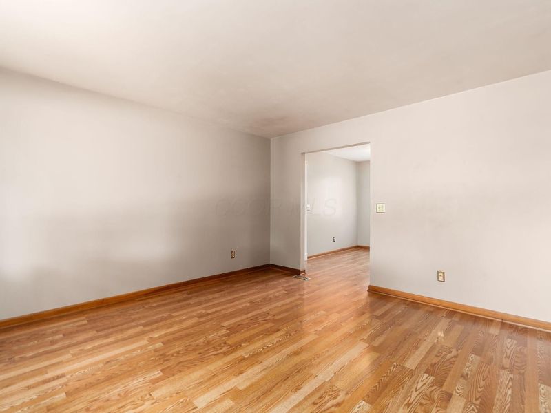 858 Liverpool Place , Westerville, OH 43081 Photo 2