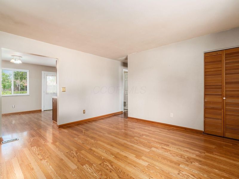858 Liverpool Place , Westerville, OH 43081 Photo 4