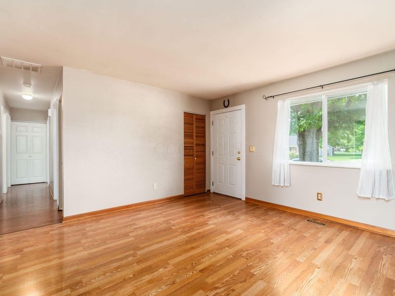 858 Liverpool Place , Westerville, OH 43081 Photo 5