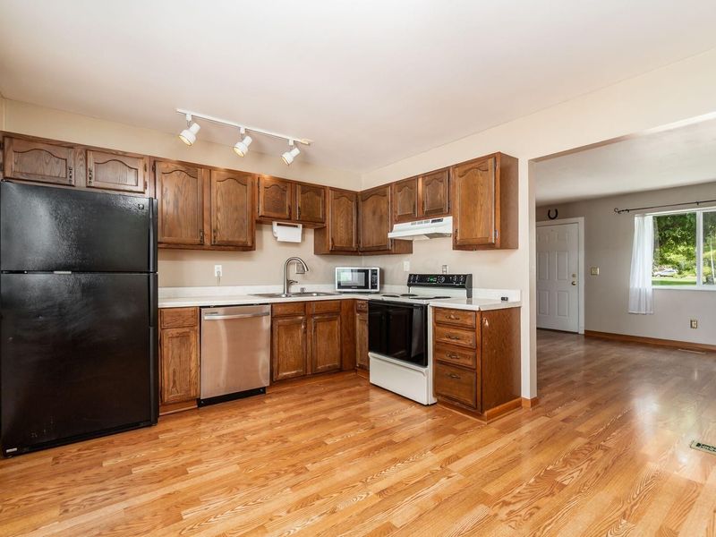 858 Liverpool Place , Westerville, OH 43081 Photo 7