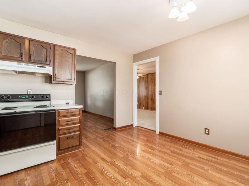 858 Liverpool Place , Westerville, OH 43081 Photo 8