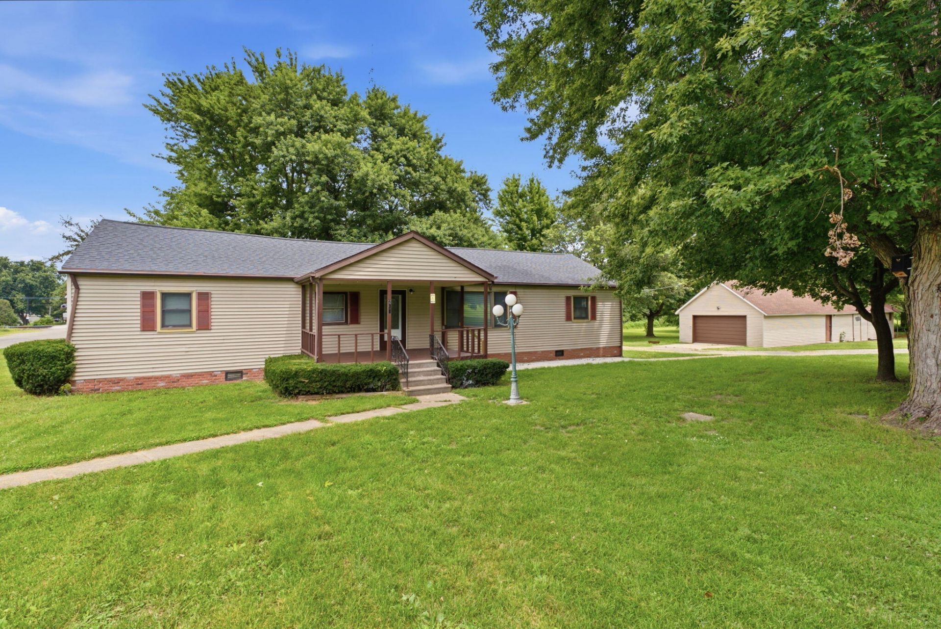 200 E Brown St, Letts, IA 52754 Main Photo