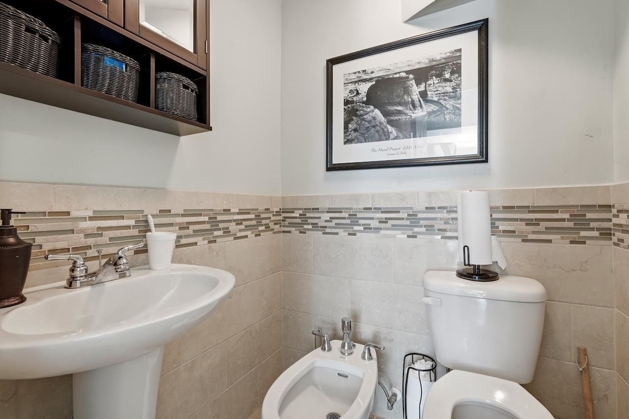 864 Kingswood Dr.  Photo 21