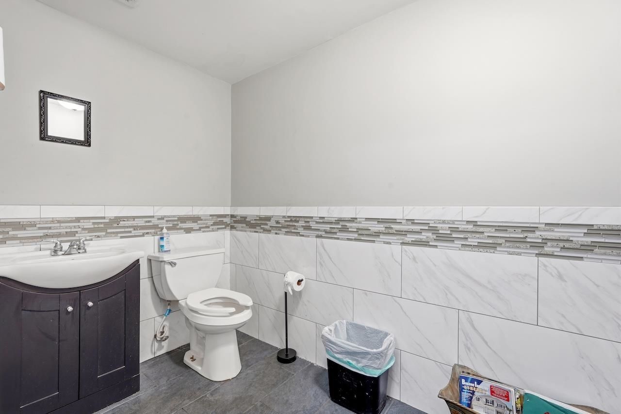 864 Kingswood Dr.  Photo 22