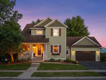 11585 Laketowne View, Albertville, MN 55301