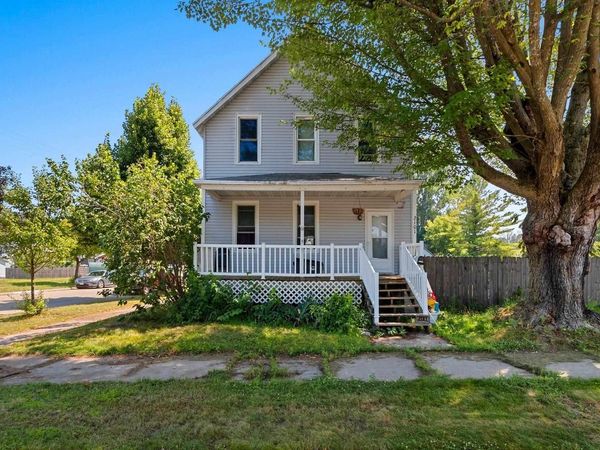 2101 SHERMAN STREET, Marinette, WI 54143