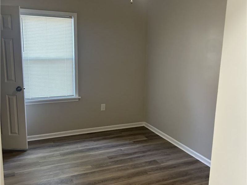 394 Cleveland Road, Cleveland, OH 44108 Photo 18