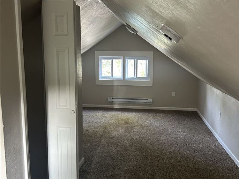 394 Cleveland Road, Cleveland, OH 44108 Photo 21