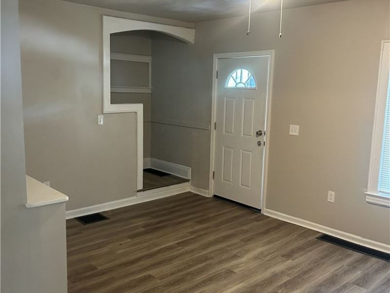 394 Cleveland Road, Cleveland, OH 44108 Photo 5