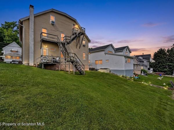 139 Sand Street , Dunmore, PA 18510