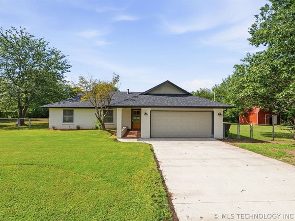 10722 E First Street , Claremore, OK 74019