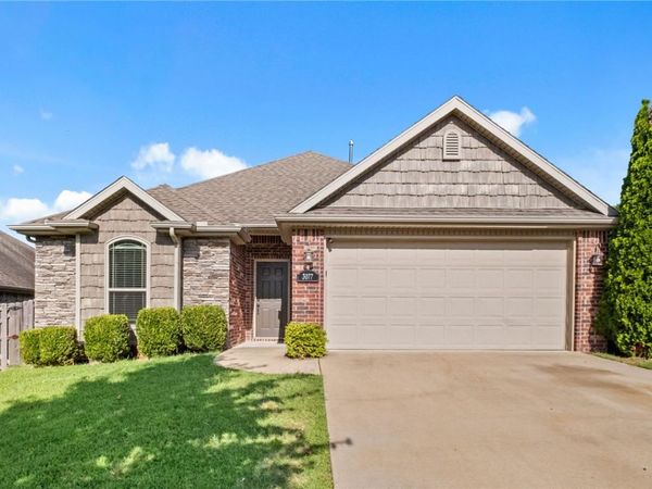 3077 N Downs Avenue , Fayetteville, AR 72704
