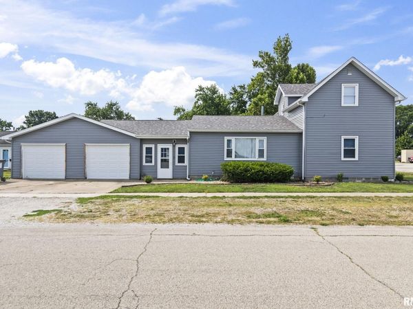 102 S STATE Street, Chatham, IL 62629