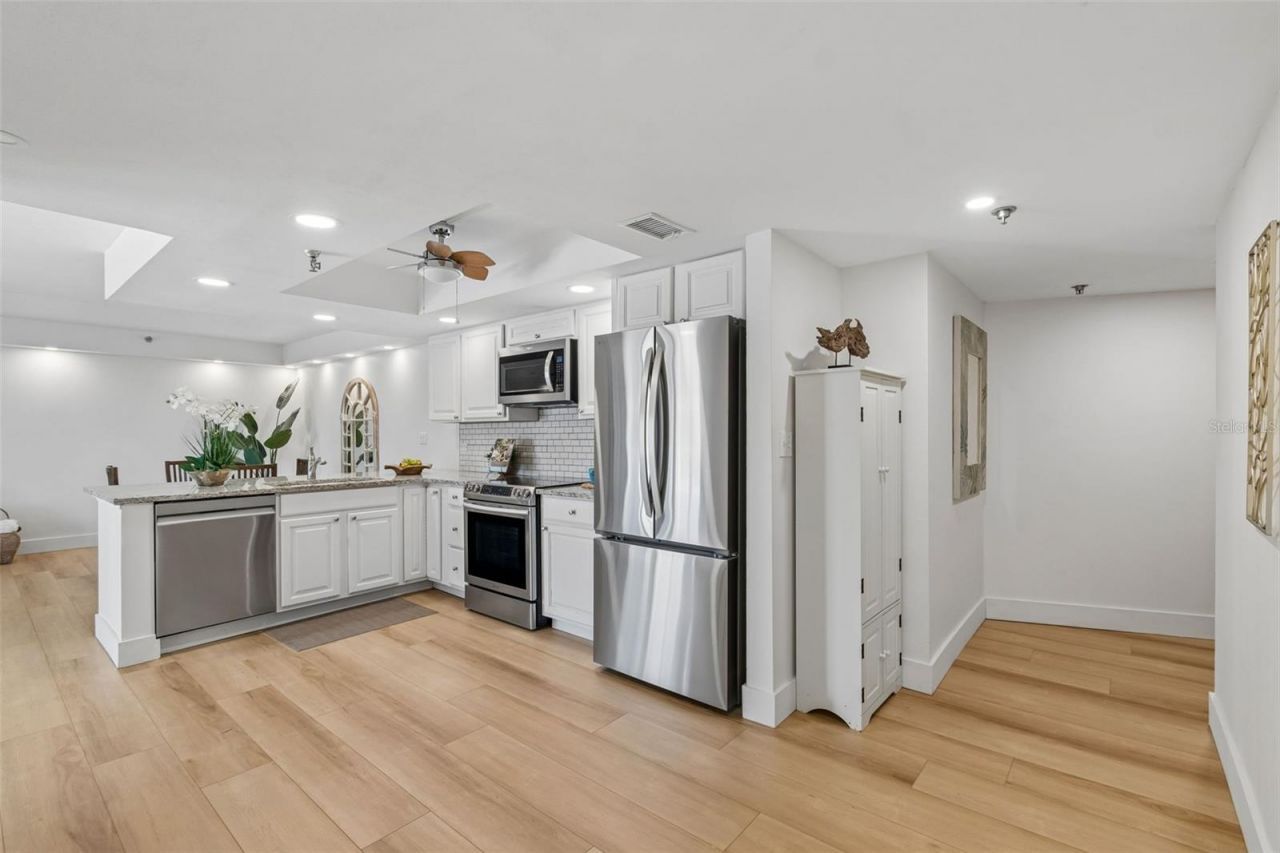 7430 Sunshine Skyway Lane S, Unit 201, Saint Petersburg, FL 33711 Photo