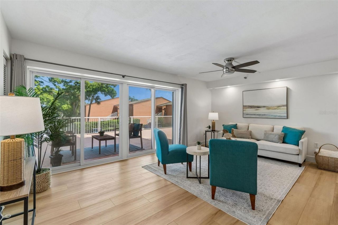 7430 Sunshine Skyway Lane S, Unit 201, Saint Petersburg, FL 33711 Photo
