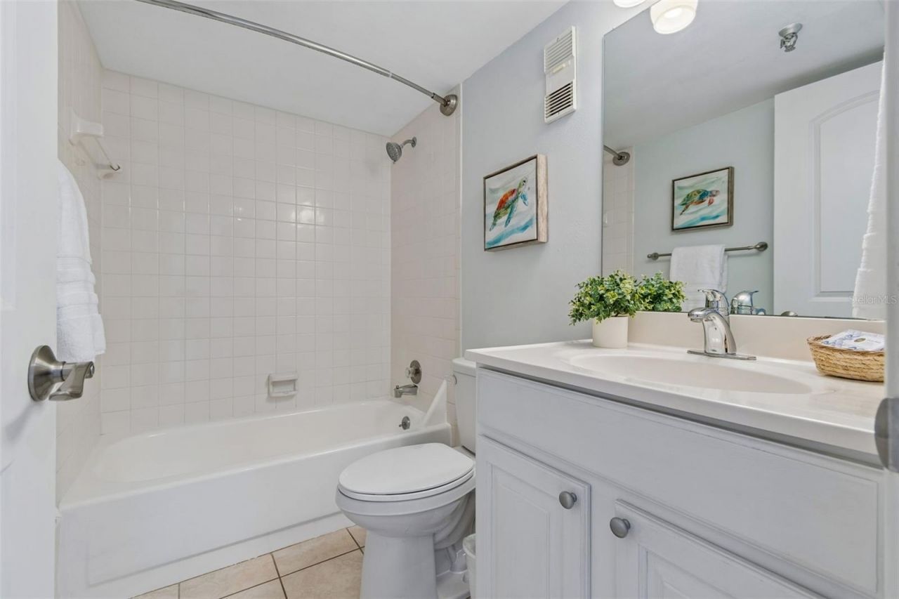 7430 Sunshine Skyway Lane S, Unit 201, Saint Petersburg, FL 33711 Photo